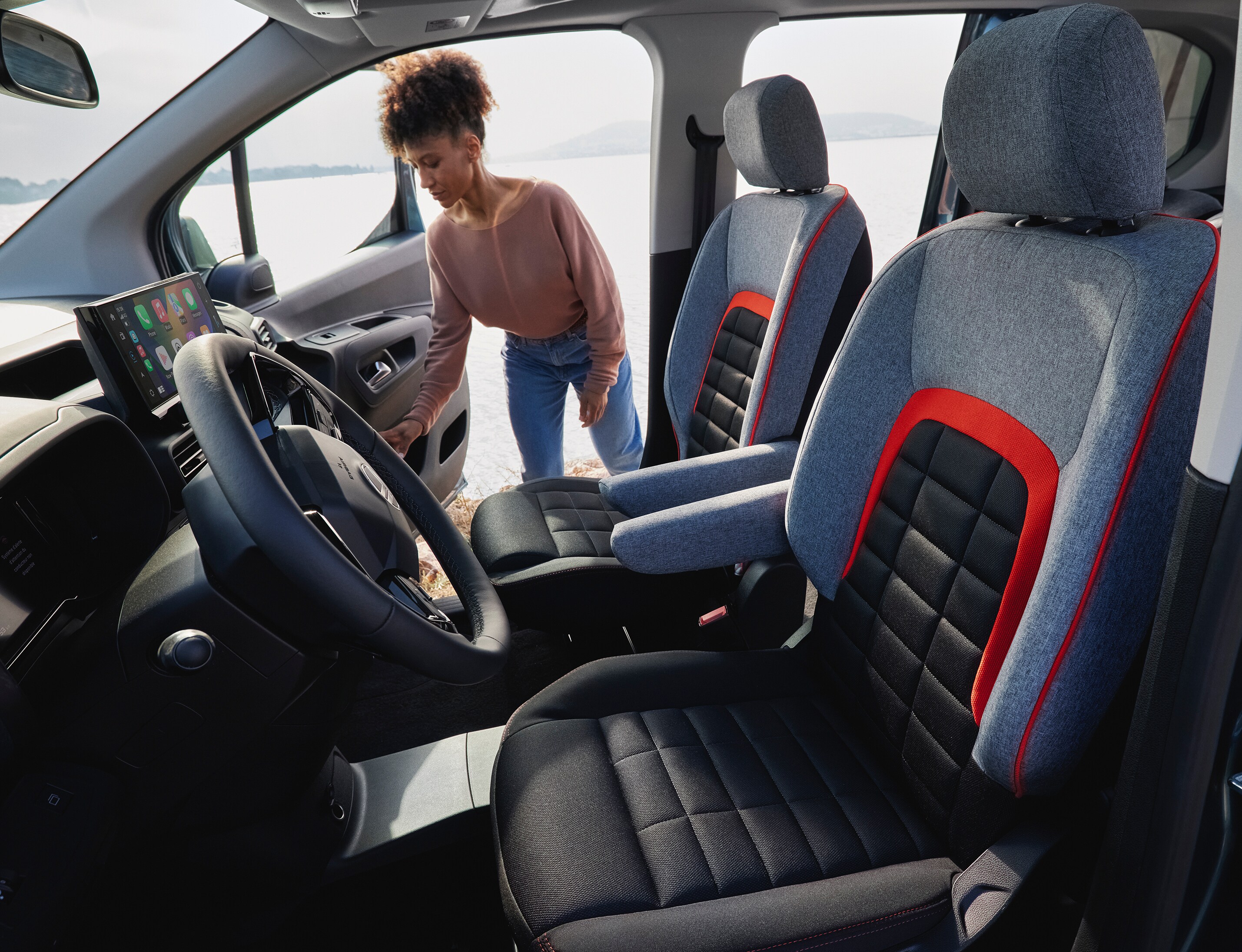 Berlingo front seats view