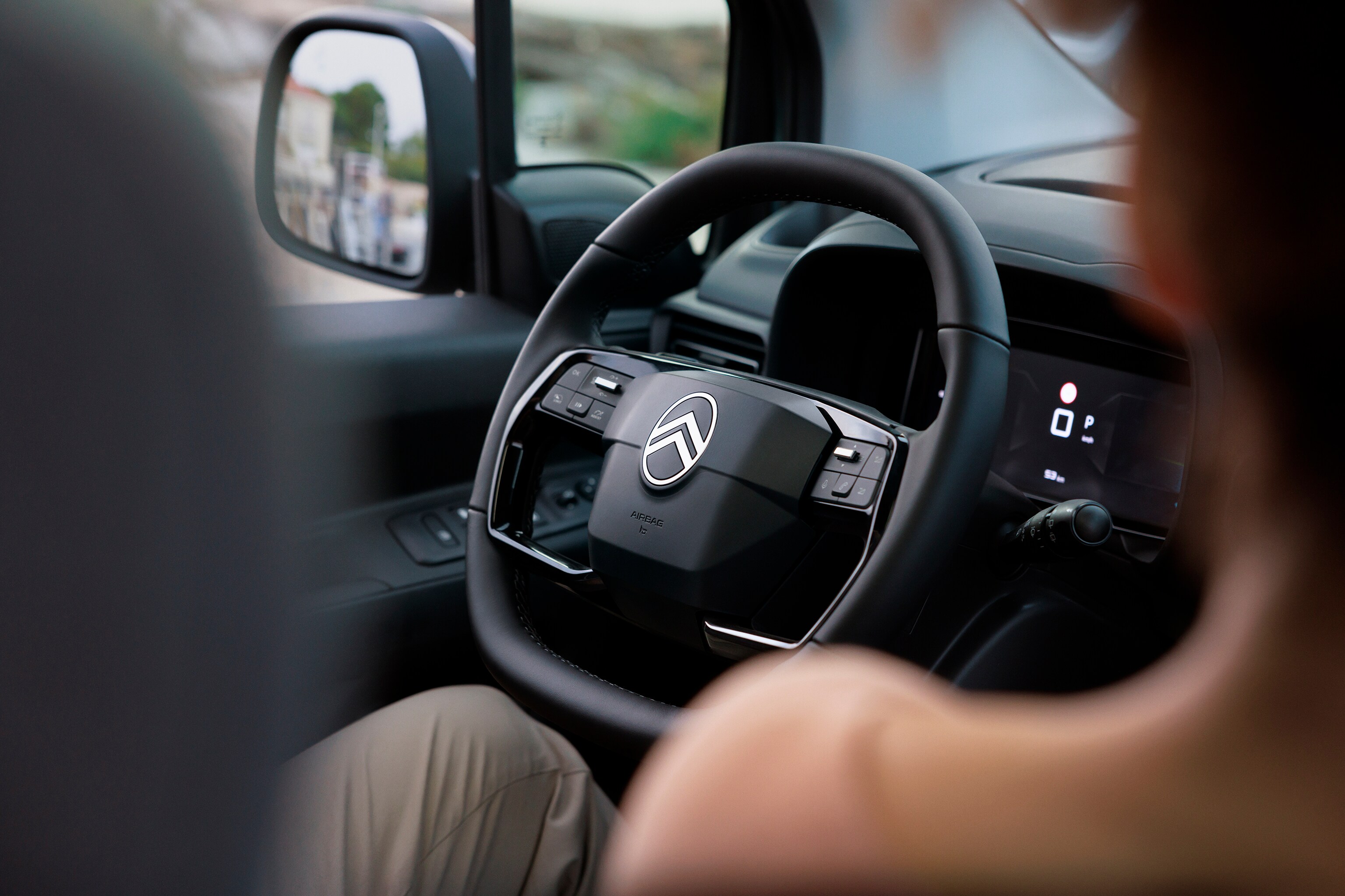 Berlingo steering wheel details