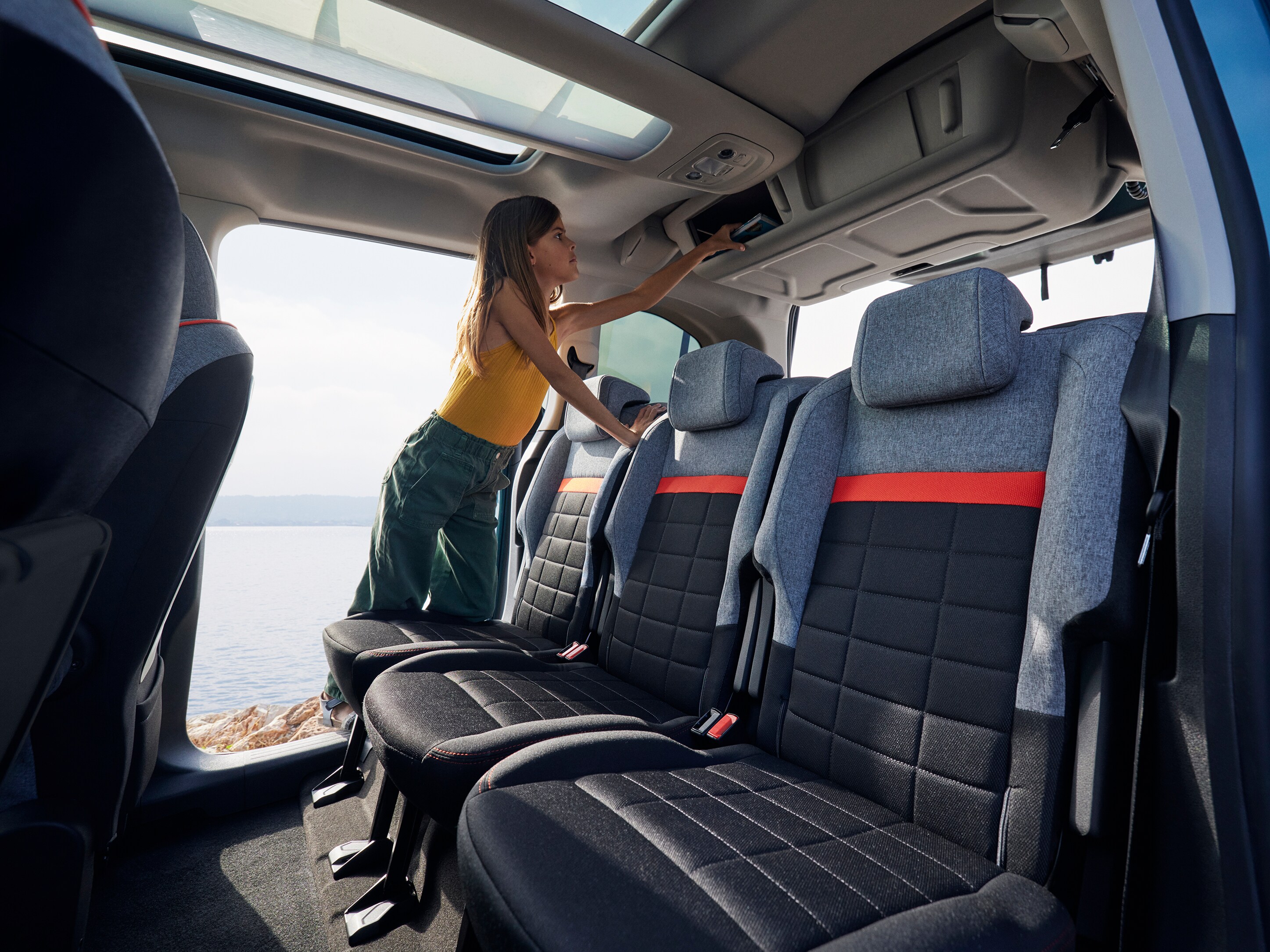 Berlingo interior loading spaces details